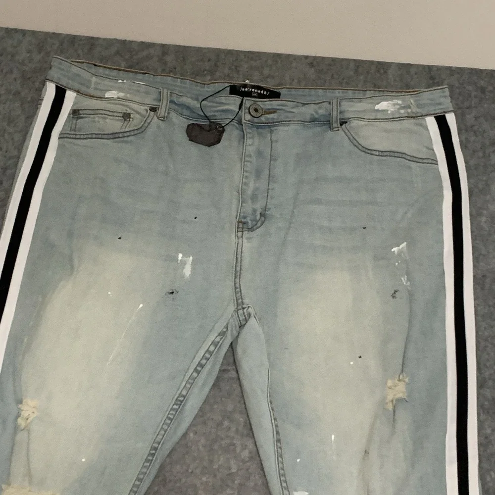 NWT Serenede Jeans Men's 44x31 Distressed Paint Splatter White Black Stripe